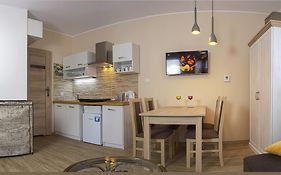 Cozy Apartment With Garden